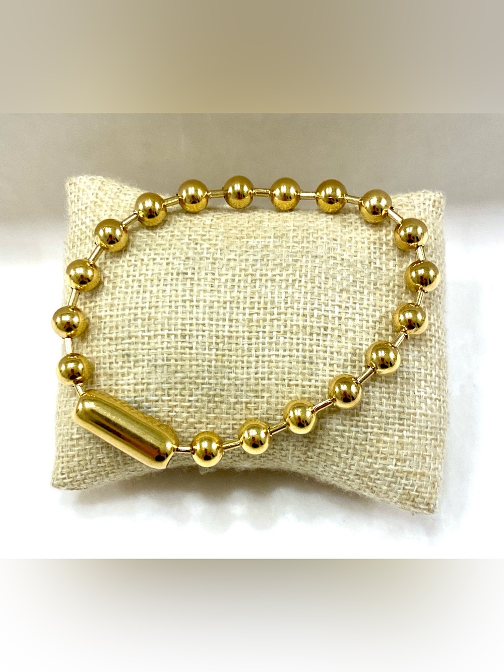 Shiny Gold Bead Bracelet